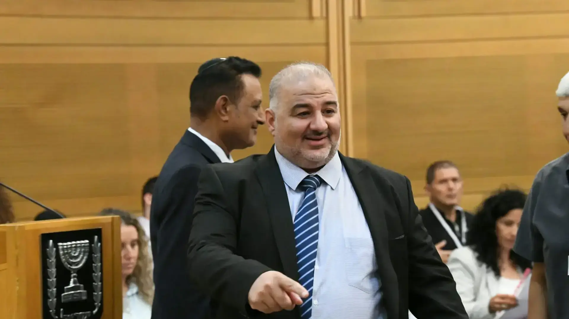 רע"מ במהלך ההגשת הרשימות בכנסת 15 בספטמבר 2022 רע"מ במהלך ההגשת הרשימות בכנסת 15 בספטמבר 2022