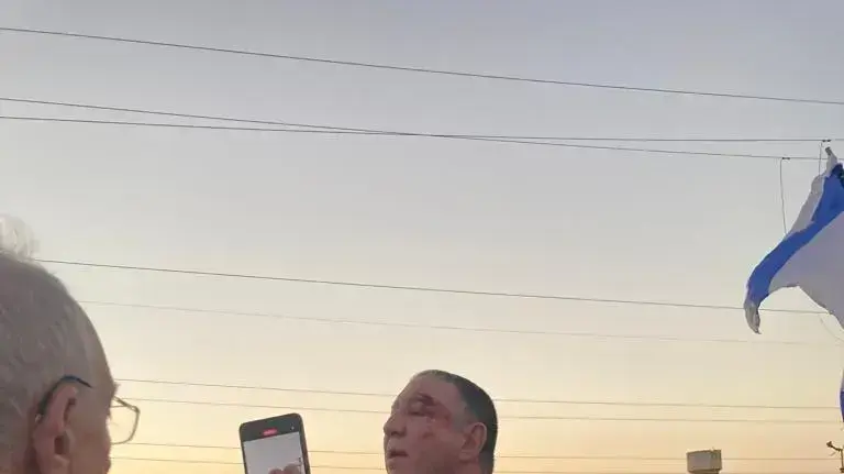 מפגיני קריים מיניסטר שהותפקו בהוד השרון, 17 ספטמבר 2022 מפגיני קריים מיניסטר שהותפקו בהוד השרון, 17 ספטמבר 2022