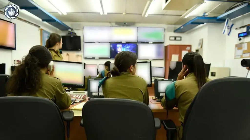 בשנה החולפת צה״ל סיכל עשרות נסיונות תקיפה איראניים בסייבר.
צה״ל פיתח יכולות פורצות דרך להגנה מפני האויב. בשנה החולפת צה״ל סיכל עשרות נסיונות תקיפה איראניים בסייבר.
צה״ל פיתח יכולות פורצות דרך להגנה מפני האויב.