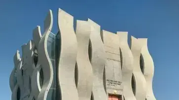 בית הכנסת של בה"ד 1 שמעוצב כמו סנה בוער. בית הכנסת של בה"ד 1 שמעוצב כמו סנה בוער.