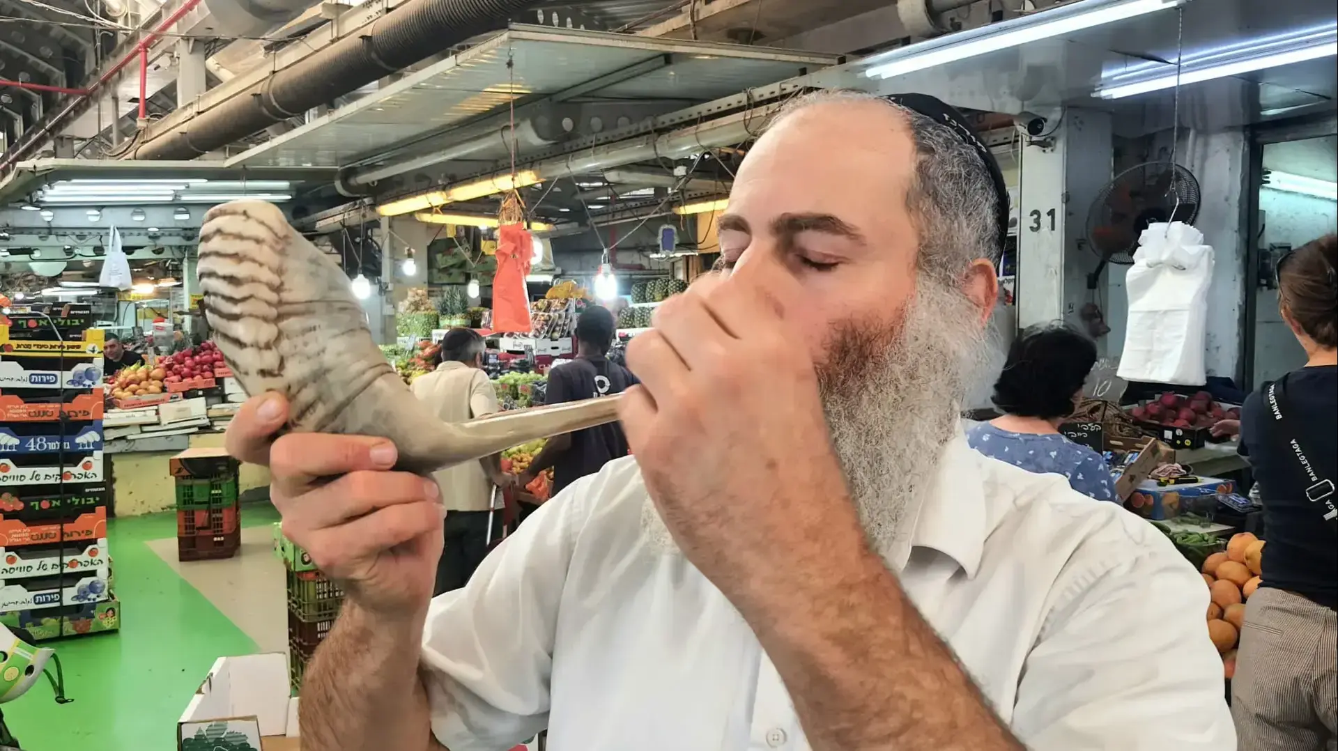 שוק פתח תקווה, ערב ראש השנה תשפ"ג.
25 בספטמבר 2022 שוק פתח תקווה, ערב ראש השנה תשפ"ג.
25 בספטמבר 2022