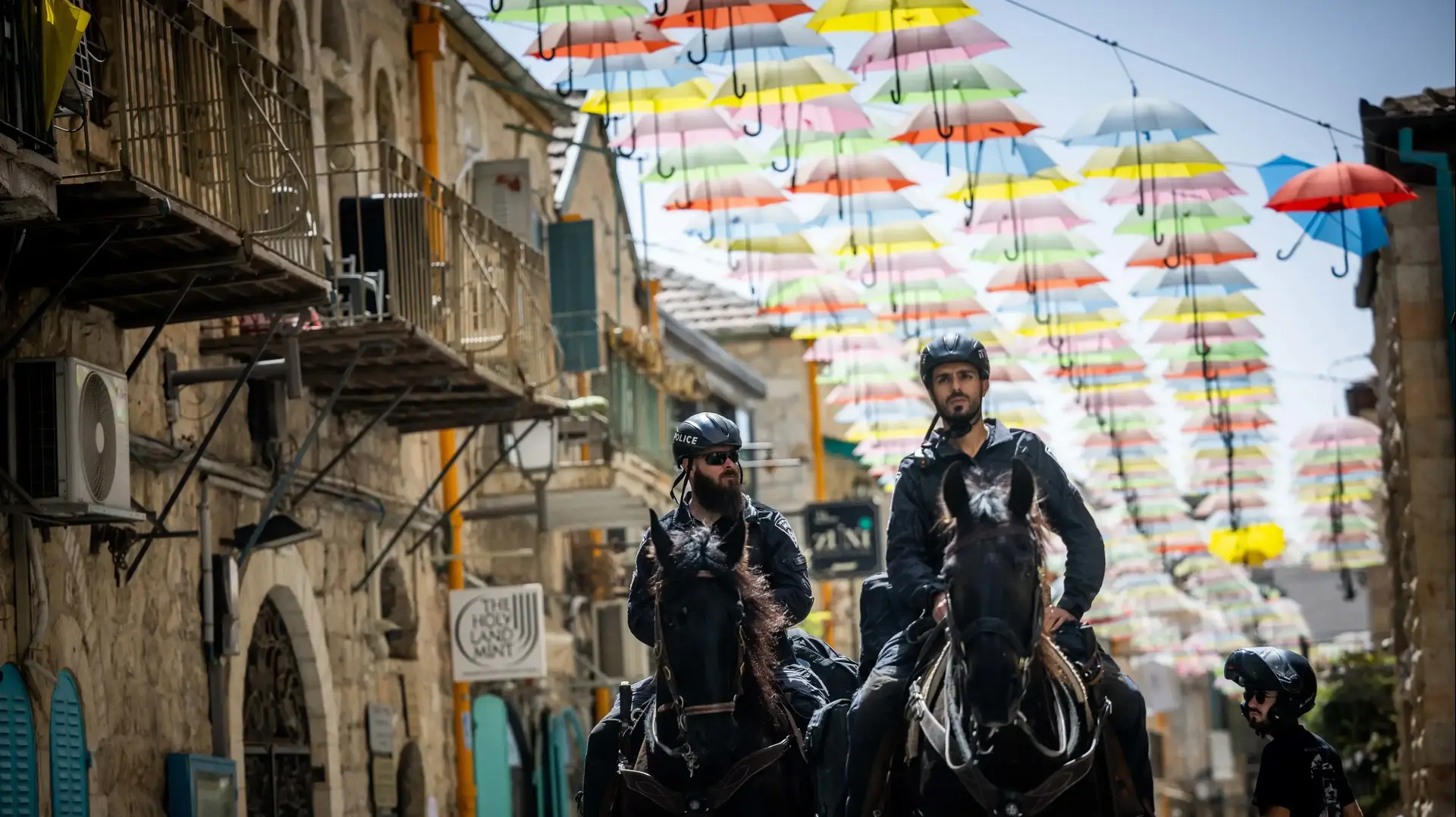 שוטרים בירושלים בכוננות לקראת החג.
25 בספטמבר 2022 שוטרים בירושלים בכוננות לקראת החג.
25 בספטמבר 2022