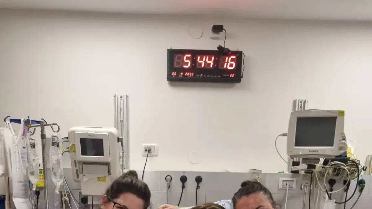 הודיה שמש ותינוקה השישי, נולד בראש השנה. 26 בספטמבר 2022 הודיה שמש ותינוקה השישי, נולד בראש השנה. 26 בספטמבר 2022
