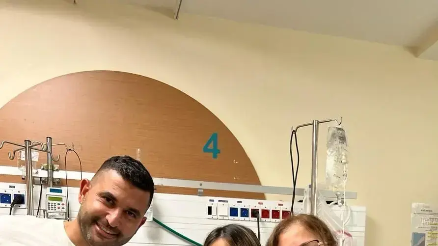עמה מרדכייב, בת 30 מעכו, ובעלה גיל. עמה מרדכייב, בת 30 מעכו, ובעלה גיל.