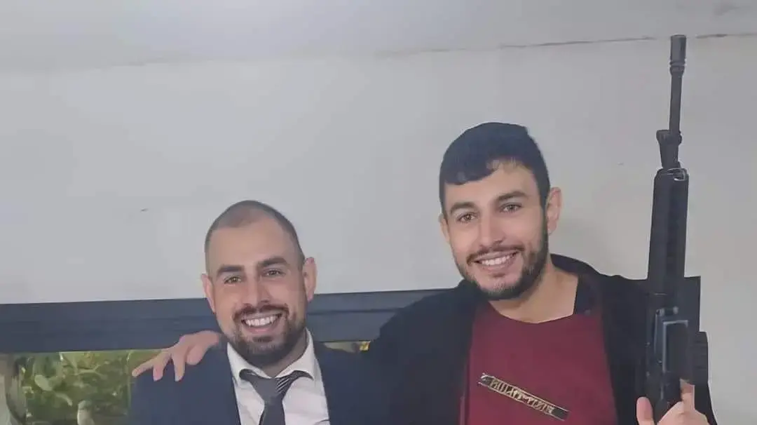 רחמן חאזם ואחיו, המחבל שיבצע את הפיגוע בדיזנגוף, 29 בספטמבר 2022
רחמן חאזם ואחיו, המחבל שיבצע את הפיגוע בדיזנגוף, 29 בספטמבר 2022