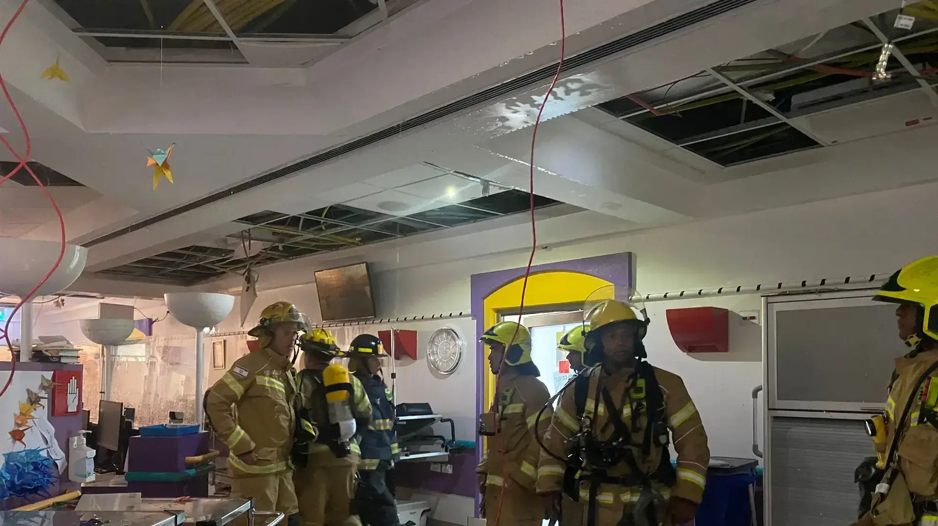 כבאים מטפלים בשריפה בבית החולים שניידר לילדים
29 בספטמבר 2022 כבאים מטפלים בשריפה בבית החולים שניידר לילדים
29 בספטמבר 2022