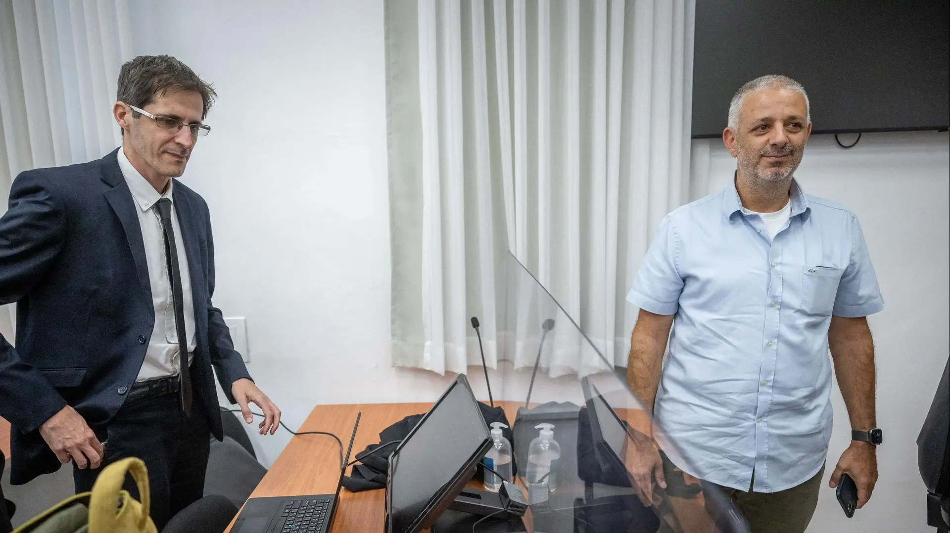 עמית ברזילי בדיון בבית המשפט במשפט נגד ראש ממשלת ישראל לשעבר בנימין נתניהו.
03 באוקטובר 2022 עמית ברזילי בדיון בבית המשפט במשפט נגד ראש ממשלת ישראל לשעבר בנימין נתניהו.
03 באוקטובר 2022