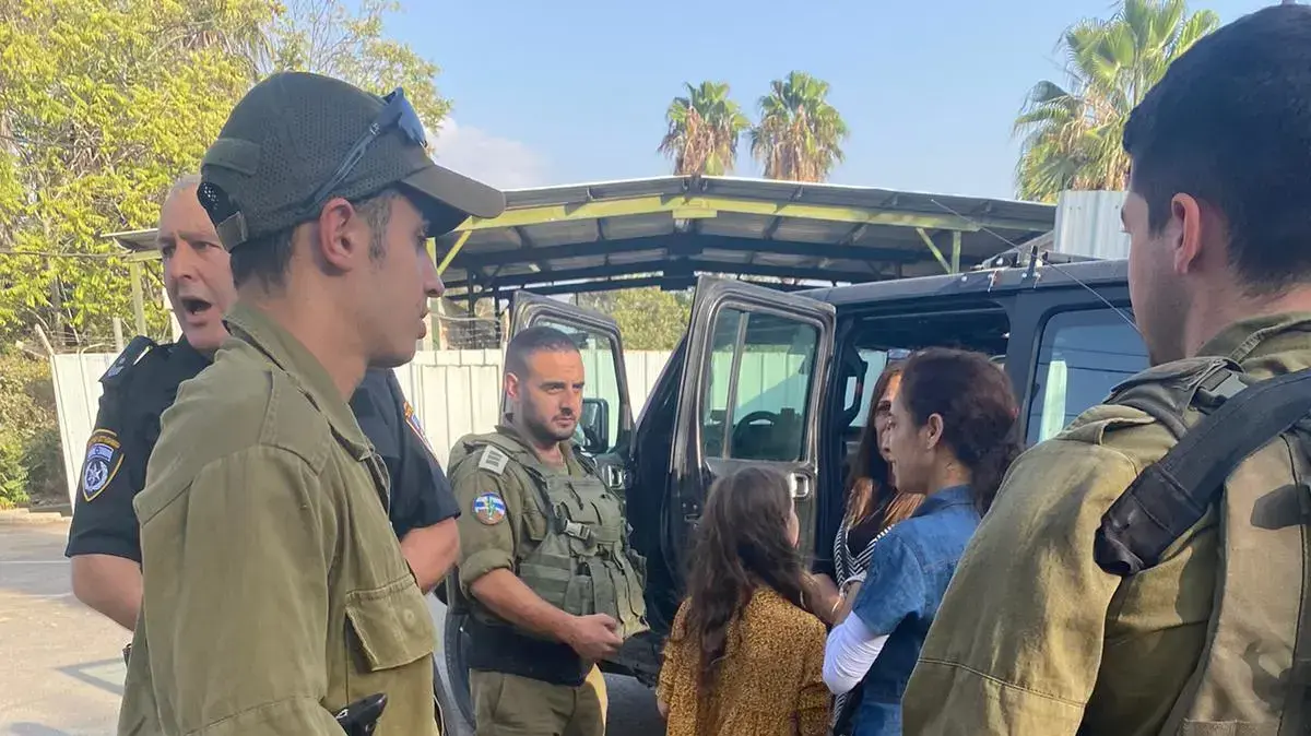 משפחה ישראלית שנכנסה לשכם חולצה על ידי צה"ל, ערב כיפור, 4 באוקטובר 2022 משפחה ישראלית שנכנסה לשכם חולצה על ידי צה"ל, ערב כיפור, 4 באוקטובר 2022