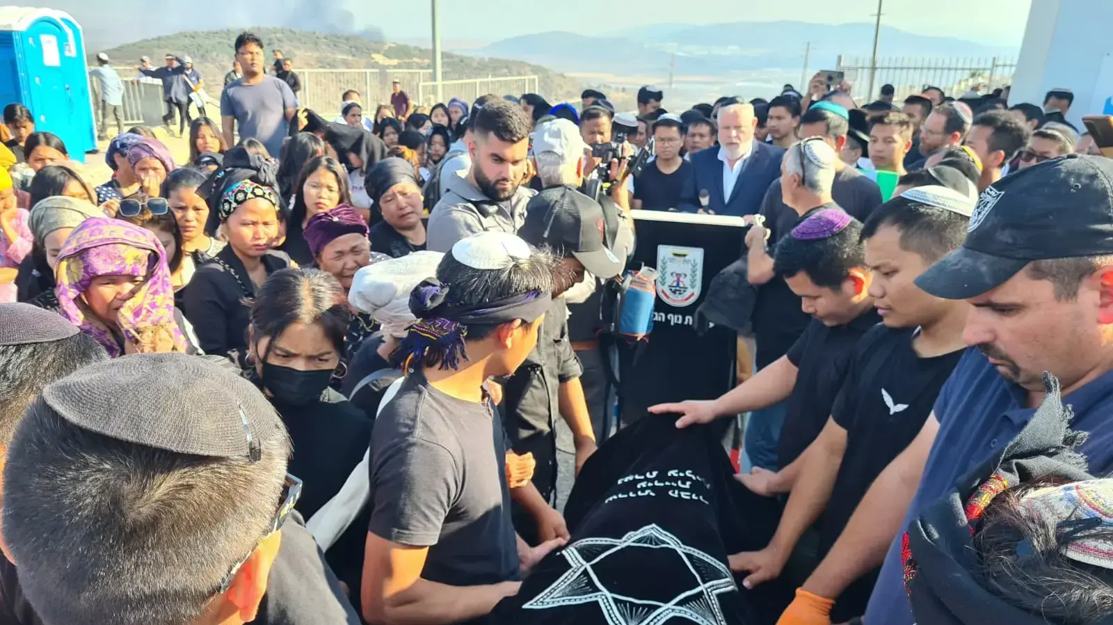 הלווייתו של יואל להנגהל הלווייתו של יואל להנגהל