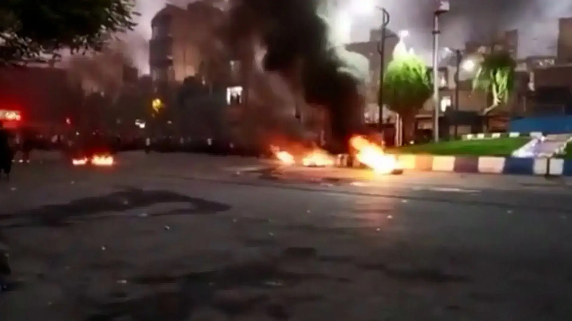 ההפגנות ברחבי איראן נכנסות לשבוע הרביעי ההפגנות ברחבי איראן נכנסות לשבוע הרביעי