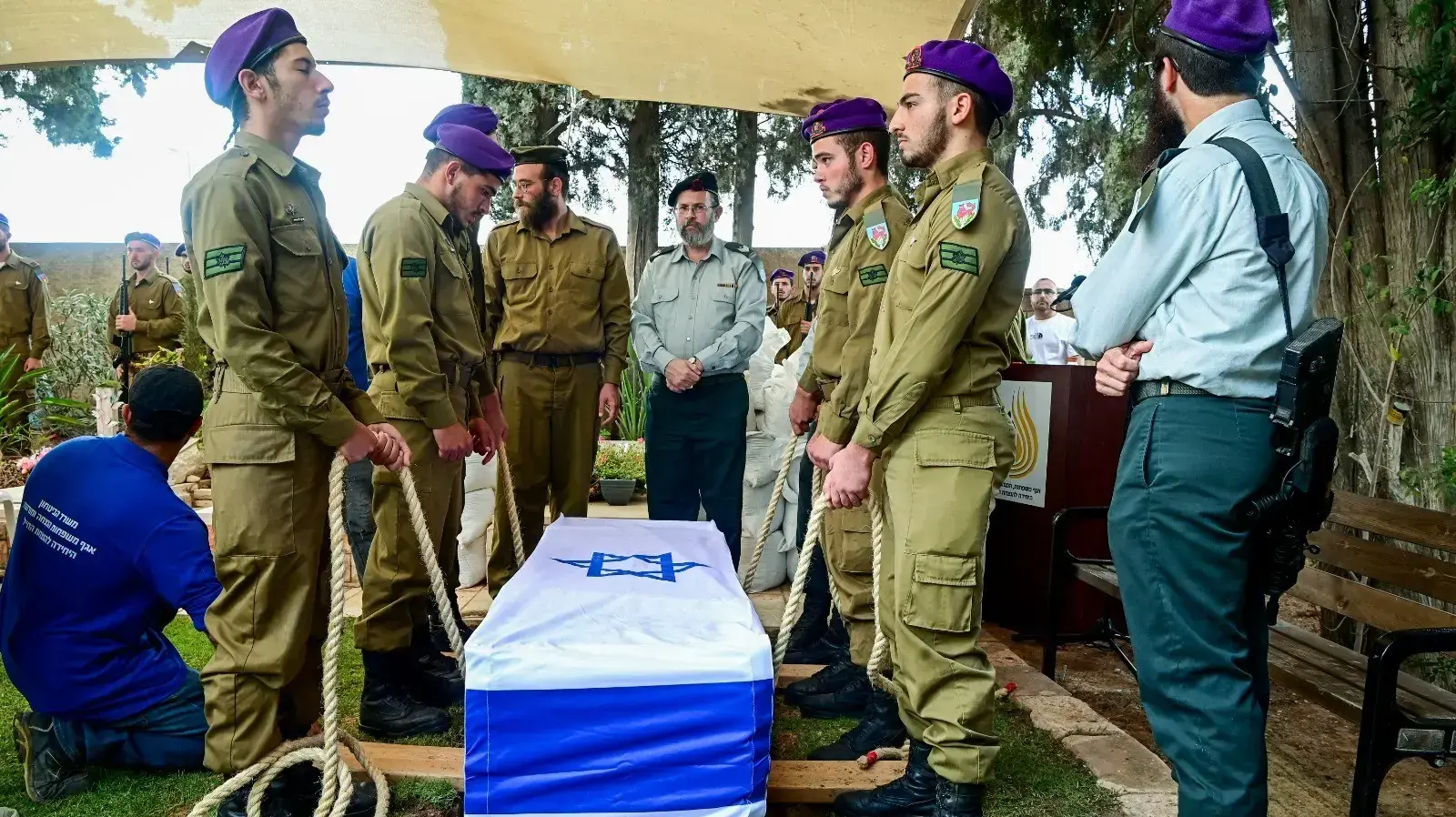 הלווית חייל צה"ל עידו ברוך, בית העלמין בגדרה, 12 באוקטובר 2022 הלווית חייל צה"ל עידו ברוך, בית העלמין בגדרה, 12 באוקטובר 2022