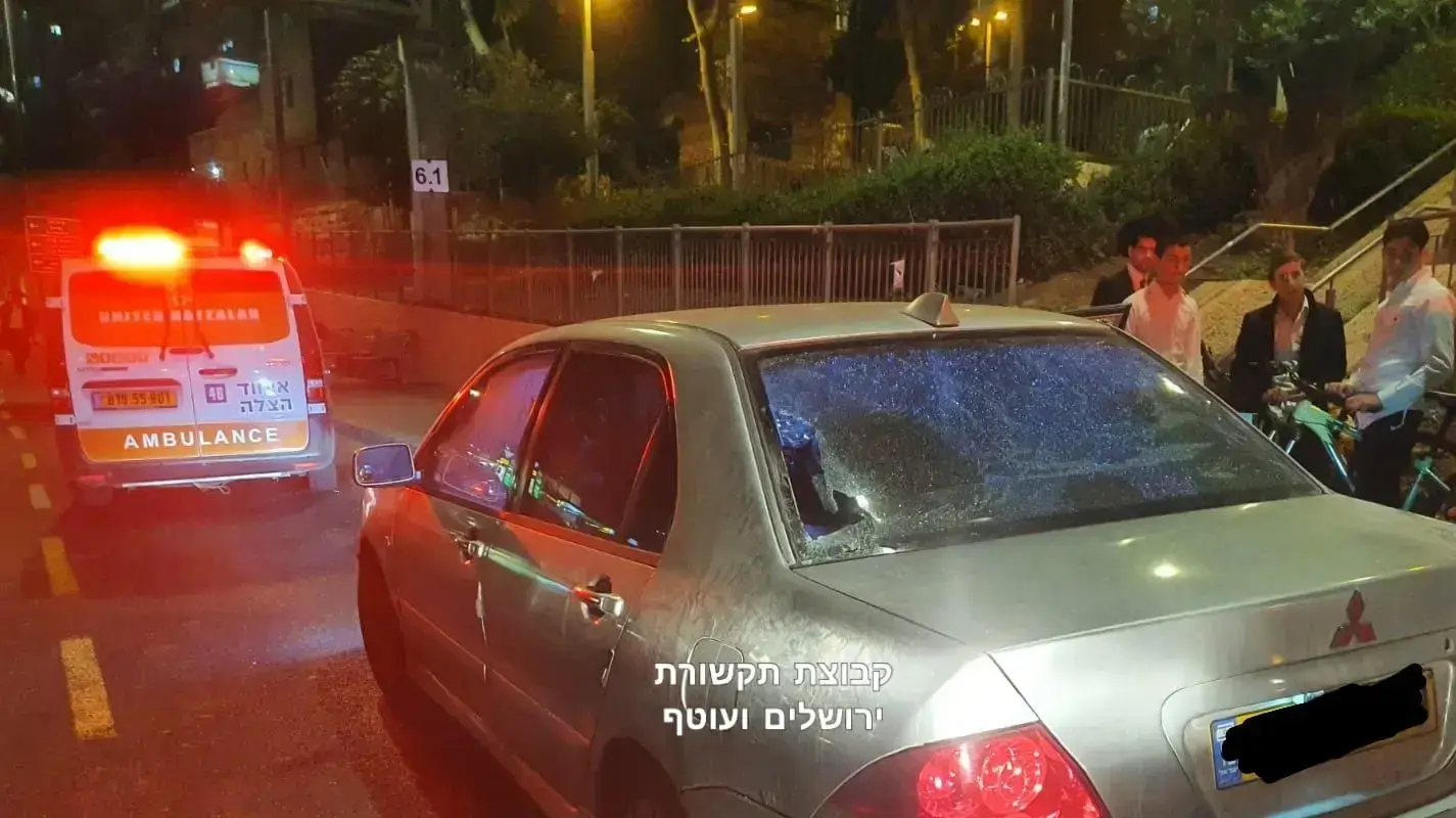 רכב שהותקף באבנים במחלף בין ציון
12 באוקטובר 2022 רכב שהותקף באבנים במחלף בין ציון
12 באוקטובר 2022