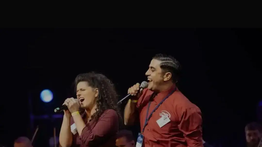 אמיר שורוש ונועה קולר בדמויותיהם של ראמזי ושירה מ"קופה ראשית" בערב מחווה לדנה אינטרנשיונל במשכן לאמנויות הבמה בתל אביב, במסגרת חגיגות 20 שנה לייסודו של איגי, ארגון הנוער והצעירים הגאה בישראל. 27 באוגוסט 2022 אמיר שורוש ונועה קולר בדמויותיהם של ראמזי ושירה מ"קופה ראשית" בערב מחווה לדנה אינטרנשיונל במשכן לאמנויות הבמה בתל אביב, במסגרת חגיגות 20 שנה לייסודו של איגי, ארגון הנוער והצעירים הגאה בישראל. 27 באוגוסט 2022