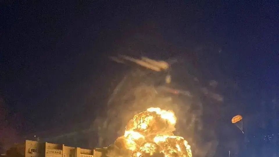 מטוס קרב רוסי התרסק לתוך בניין מגורים בעיר ייסק שברוסיה, הטייס נפלט. 17 באוקטובר 2022
