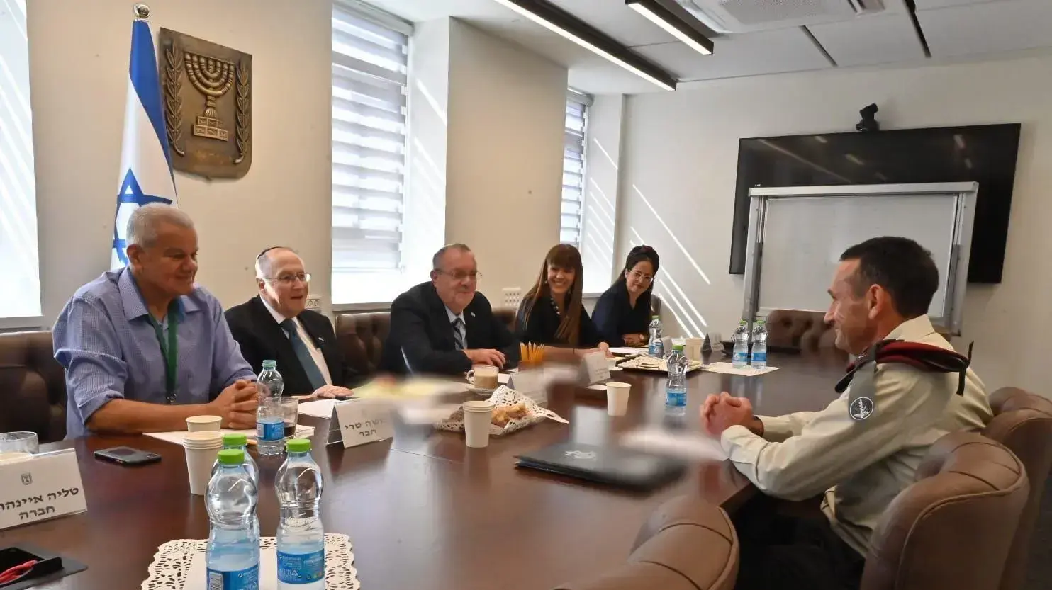 הרמטכ"ל המיועד, הרצי הלוי במהלך הופעתו בהוועדה המייעצת למינויים לתפקידים בכירים בראשות המשנה לנשיאת בית המשפט העליון בדימוס, אליקים רובינשטיין 18 באוקטובר 2022 הרמטכ"ל המיועד, הרצי הלוי במהלך הופעתו בהוועדה המייעצת למינויים לתפקידים בכירים בראשות המשנה לנשיאת בית המשפט העליון בדימוס, אליקים רובינשטיין 18 באוקטובר 2022