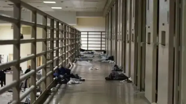 מסדרון בכלא הקשוח "סוזה-ברנובסקי" אחרי התפרעות אסירים ב-2017 מסדרון בכלא הקשוח "סוזה-ברנובסקי" אחרי התפרעות אסירים ב-2017
