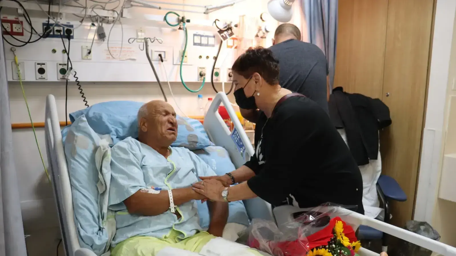 חאלד שיבלי, בניו ומשפחת זר בבית חולים העמק חאלד שיבלי, בניו ומשפחת זר בבית חולים העמק