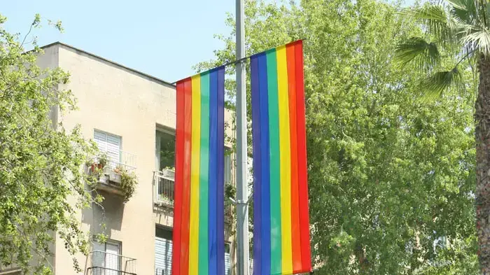 דגלי הגאווה בתל אביב