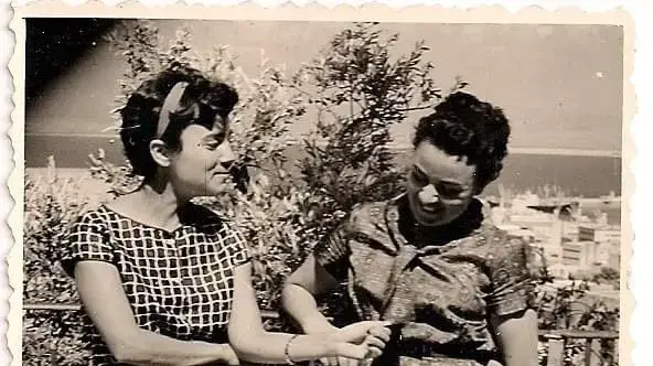 פרופ' יהודית ליבוביץ מימין, עם אחותה שרה פרופ' יהודית ליבוביץ מימין, עם אחותה שרה