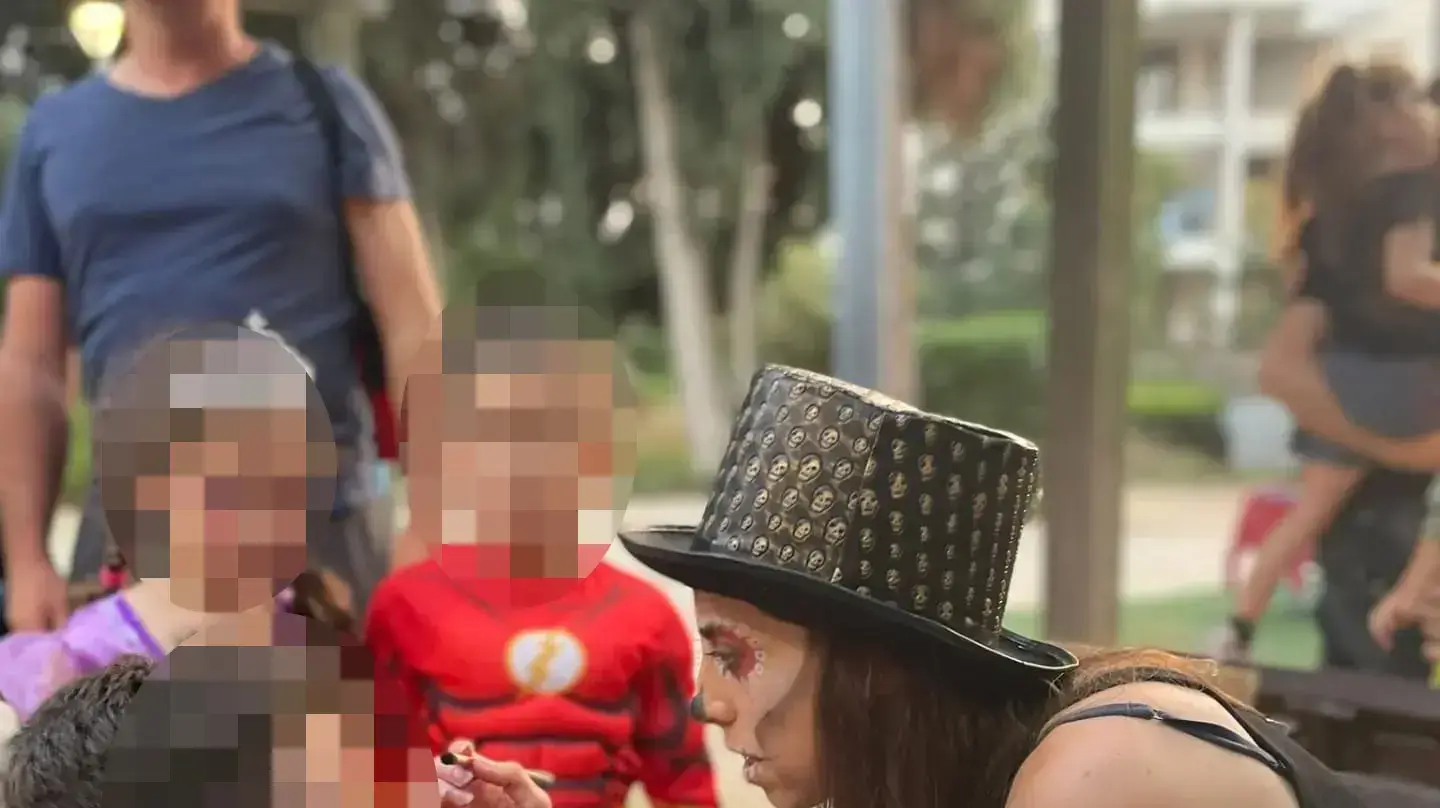 נילי מיכאל מאפרת ילדים להלואין, הרצליה נילי מיכאל מאפרת ילדים להלואין, הרצליה