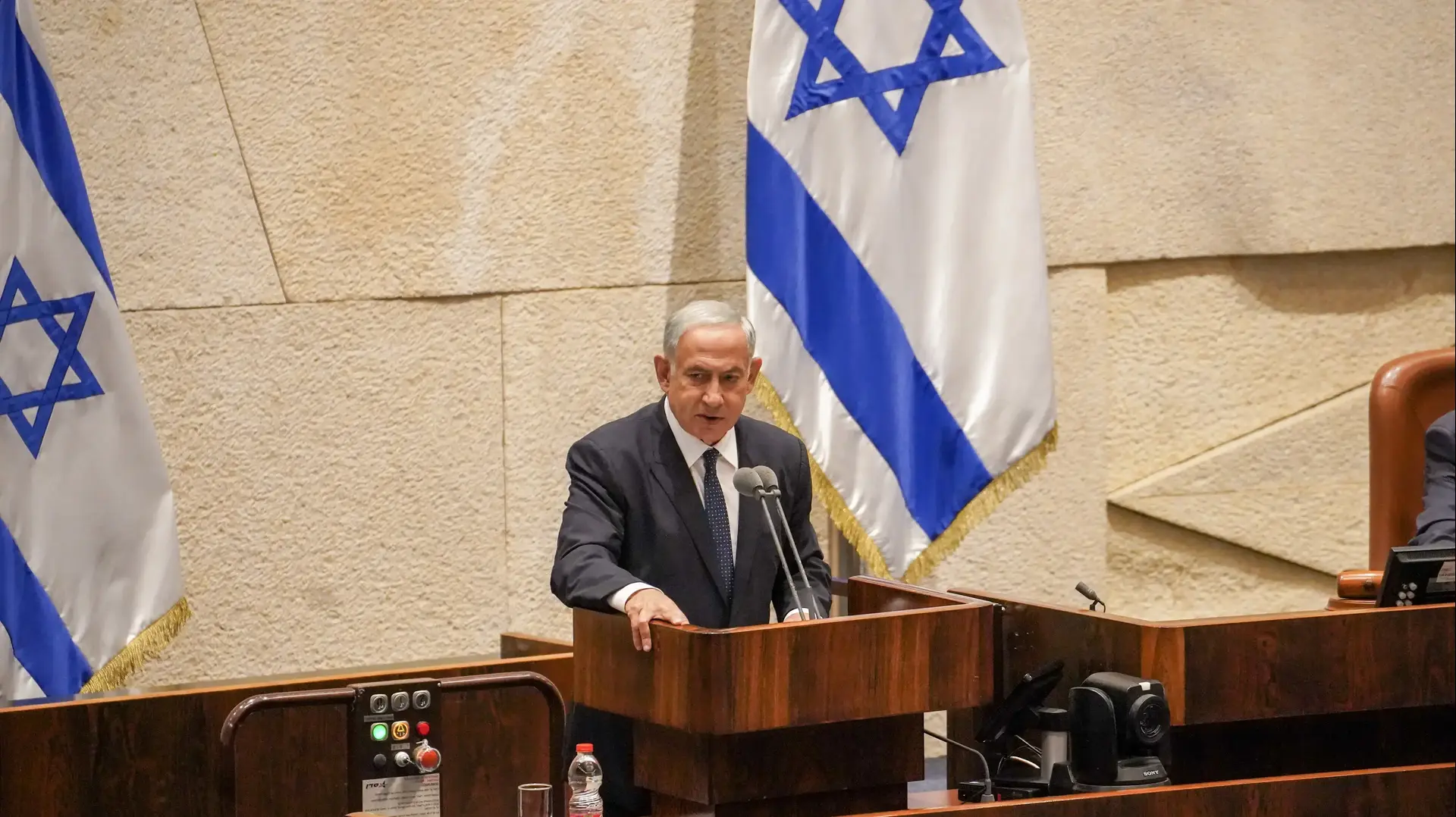 בנימין נתניהו במהלך כינוס מליאת הכנסת לציון יום הזיכרון ליצחק רבין
6 בנובמבר 2022 בנימין נתניהו במהלך כינוס מליאת הכנסת לציון יום הזיכרון ליצחק רבין
6 בנובמבר 2022
