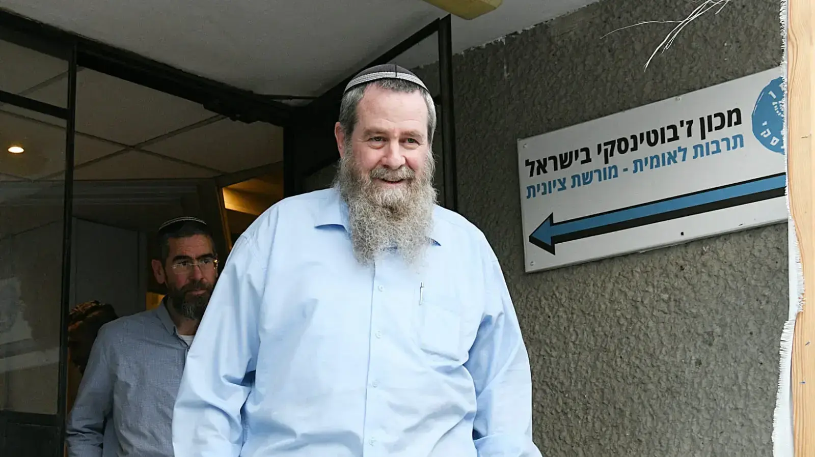 אבי מעוז ביציאה מפגישה עם בנימין נתניהו, מצודת זאב, תל אביב, 8 בנובמבר 2022 אבי מעוז ביציאה מפגישה עם בנימין נתניהו, מצודת זאב, תל אביב, 8 בנובמבר 2022