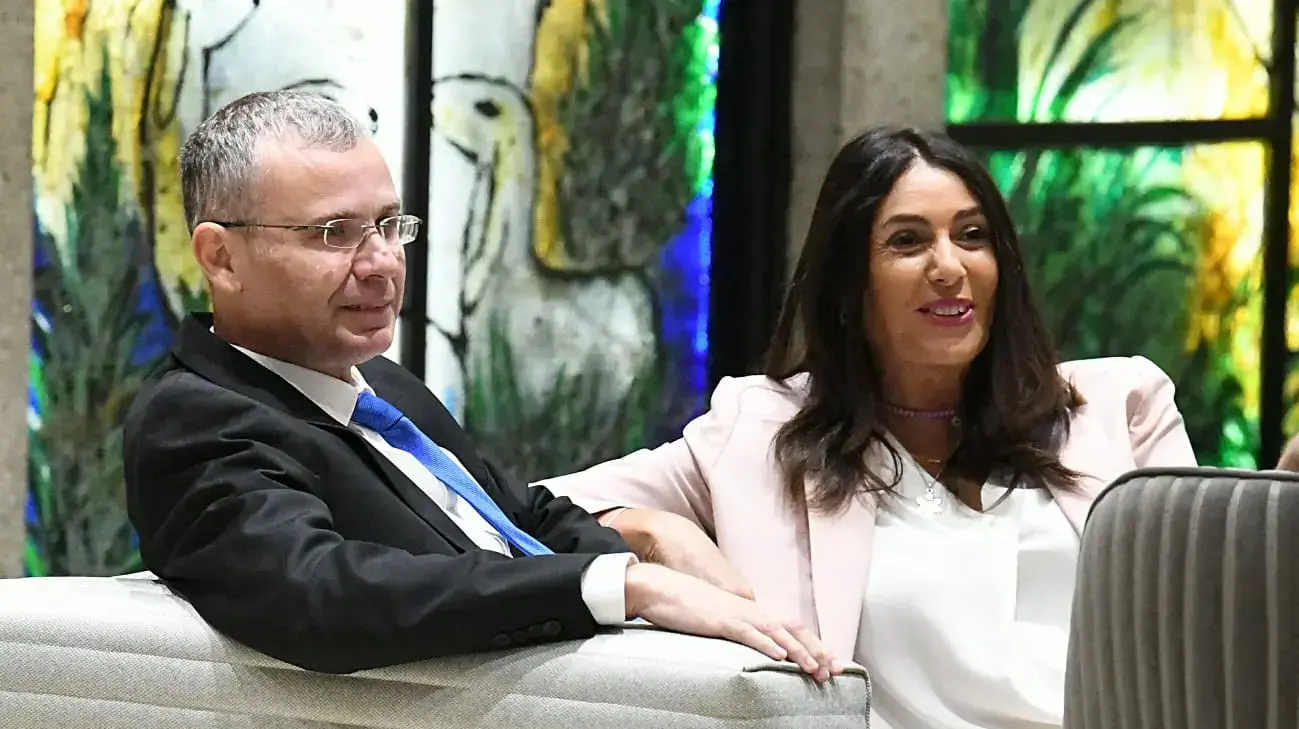 מירי רגב, יריב לוין במהלך סבב ההתייעצויות בבית הנשיא לקראת הקמת הממשלה 9 בנובמבר 2022 מירי רגב, יריב לוין במהלך סבב ההתייעצויות בבית הנשיא לקראת הקמת הממשלה 9 בנובמבר 2022