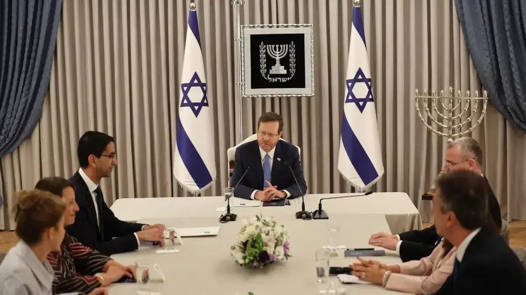 הליכוד במהלך סבב ההתייעצויות בבית הנשיא לקראת הקמת הממשלה 9 בנובמבר 2022 הליכוד במהלך סבב ההתייעצויות בבית הנשיא לקראת הקמת הממשלה 9 בנובמבר 2022