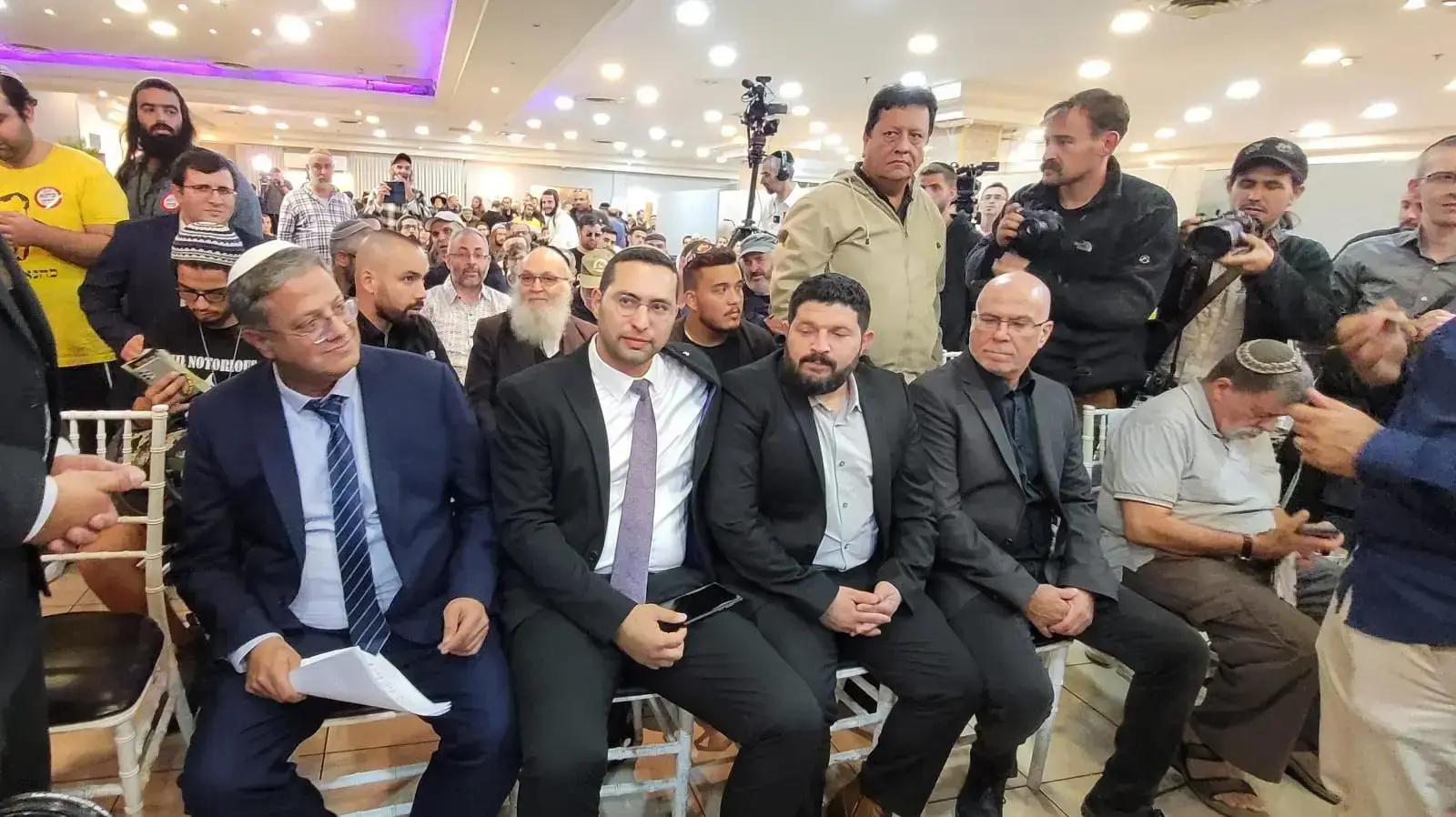 אזכרה במלאת 32 שנה למותו של הרב מאיר כהנא, אולמי דוד, ירושלים, 10 בנובמבר 2022 אזכרה במלאת 32 שנה למותו של הרב מאיר כהנא, אולמי דוד, ירושלים, 10 בנובמבר 2022