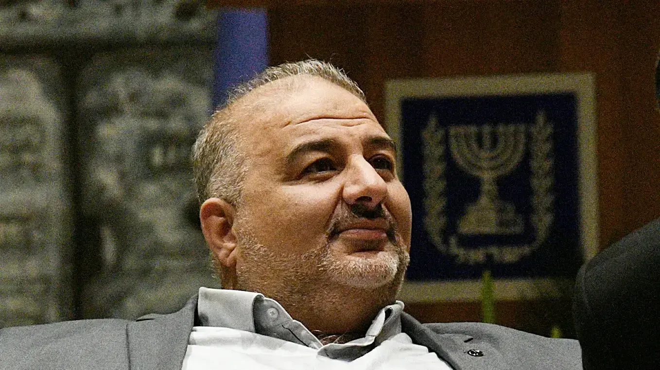 מנסור עבאס וחברי רע"ם בסבב התייעצויות אצל נשיא המדינה יצחק הרצוג לקראת הטלת המנדט להקמת הממשלה, בית הנשיא, 10 בנובמבר 2022 מנסור עבאס וחברי רע"ם בסבב התייעצויות אצל נשיא המדינה יצחק הרצוג לקראת הטלת המנדט להקמת הממשלה, בית הנשיא, 10 בנובמבר 2022