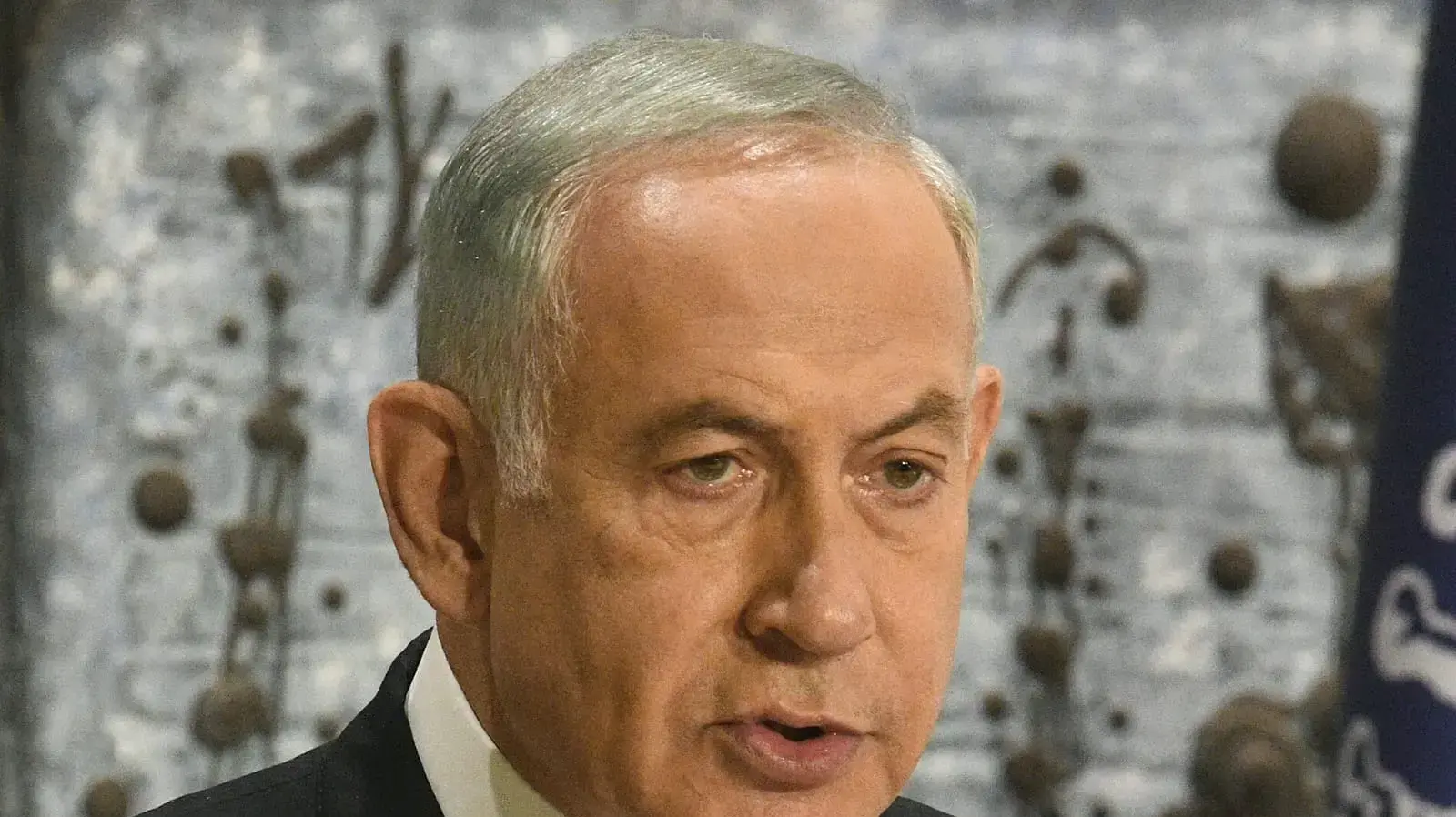 בנימין נתניהו מקבל את המנדט להרכבת הממשלה, בית הנשיא, ירושלים, 13 בנובמבר 2022 בנימין נתניהו מקבל את המנדט להרכבת הממשלה, בית הנשיא, ירושלים, 13 בנובמבר 2022