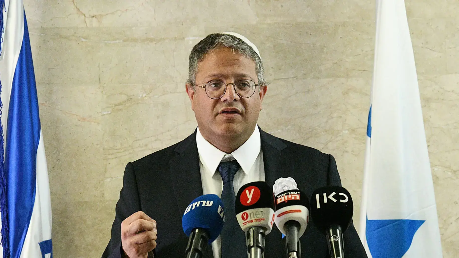 טקס השבעת הכנסת | יו"ר עוצמה יהודית, איתמר בן גביר במהלך ישיבת סיעתו 15 בנובמבר 2022