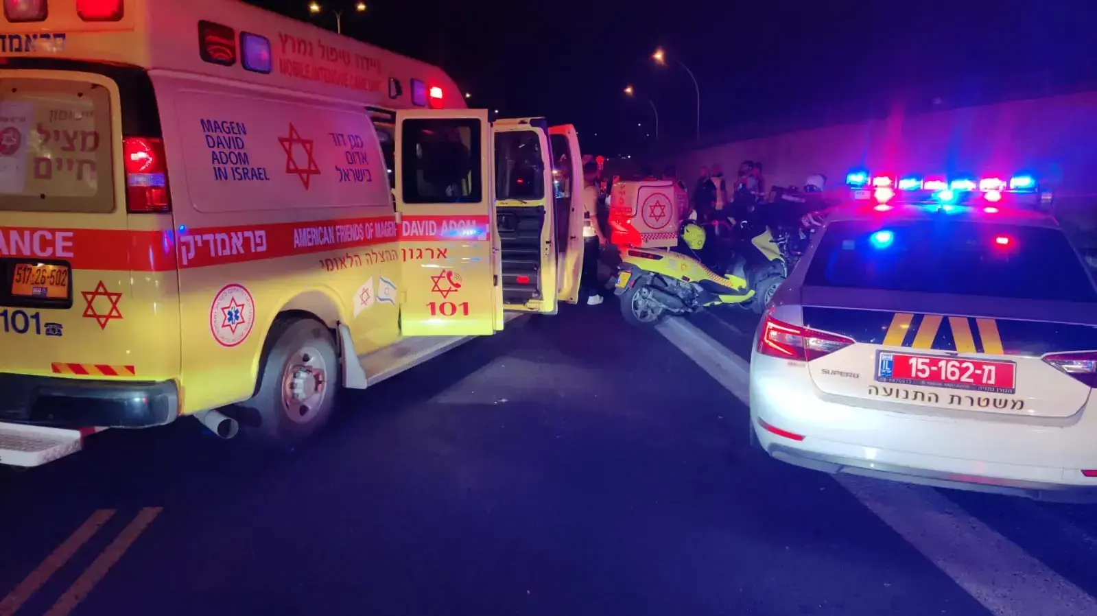 רוכב אופנוע נהרג בתאונת דרכים בכביש החוף ממחלף פולג לדרום. 16 בנובמבר 2022