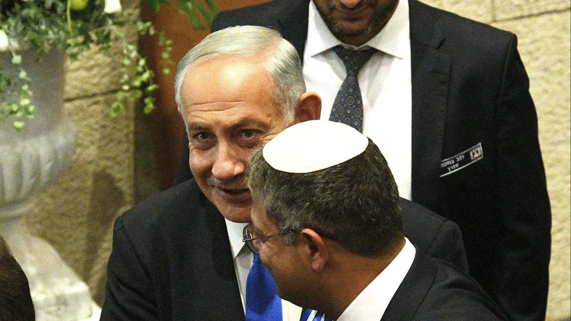 בנימין נתניהו, איתמר בן גביר בהשבעת הכנסת ה-25, 15 בנובמבר 2022 בנימין נתניהו, איתמר בן גביר בהשבעת הכנסת ה-25, 15 בנובמבר 2022