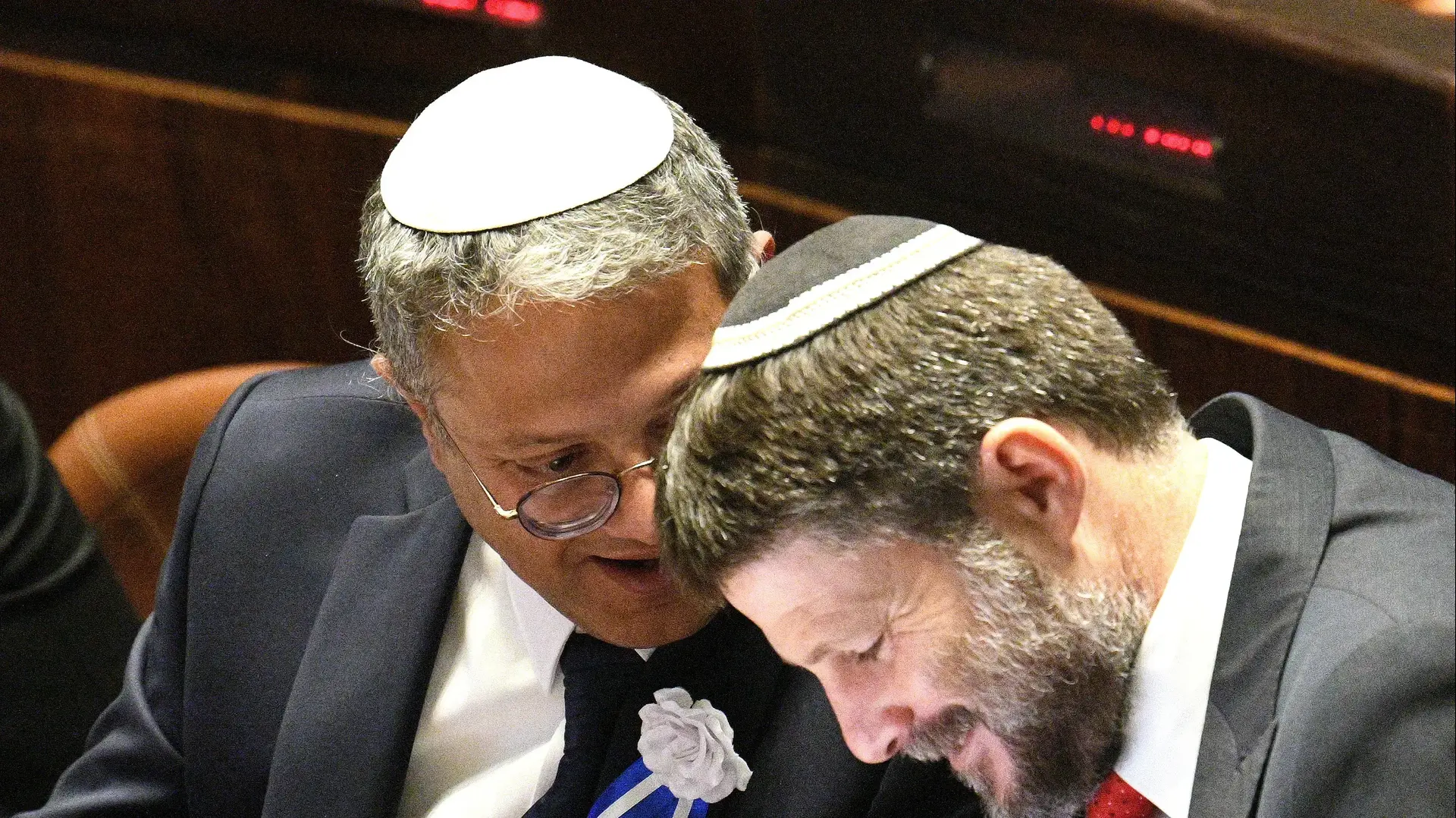 בצלאל סמוטריץ', איתמר בן גביר בהשבעת הכנסת ה-25, 15 בנובמבר 2022 בצלאל סמוטריץ', איתמר בן גביר בהשבעת הכנסת ה-25, 15 בנובמבר 2022