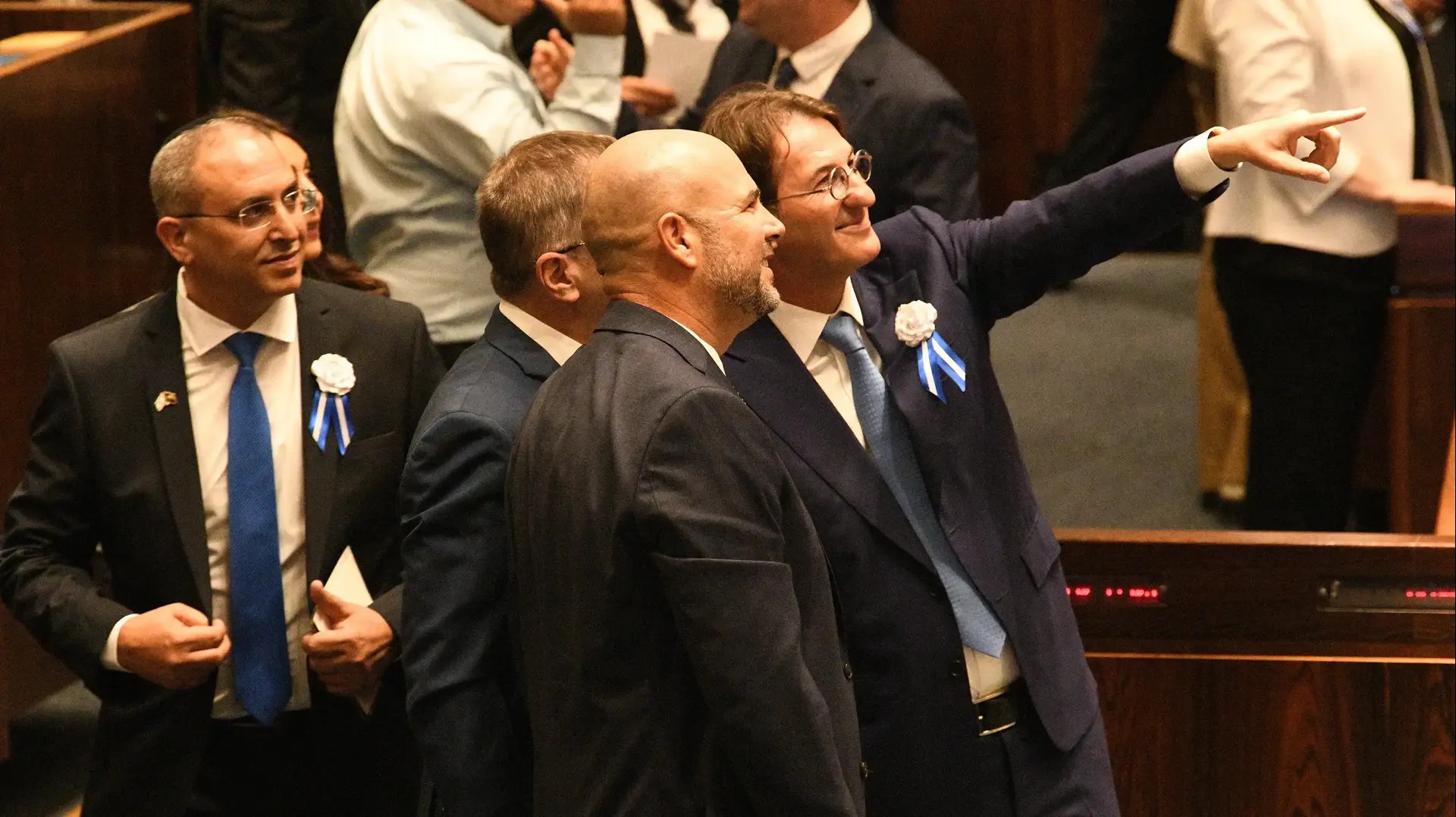 בועז ביסמוט, אמיר אוחנה בהשבעת הכנסת ה-25, 15 בנובמבר 2022 בועז ביסמוט, אמיר אוחנה בהשבעת הכנסת ה-25, 15 בנובמבר 2022