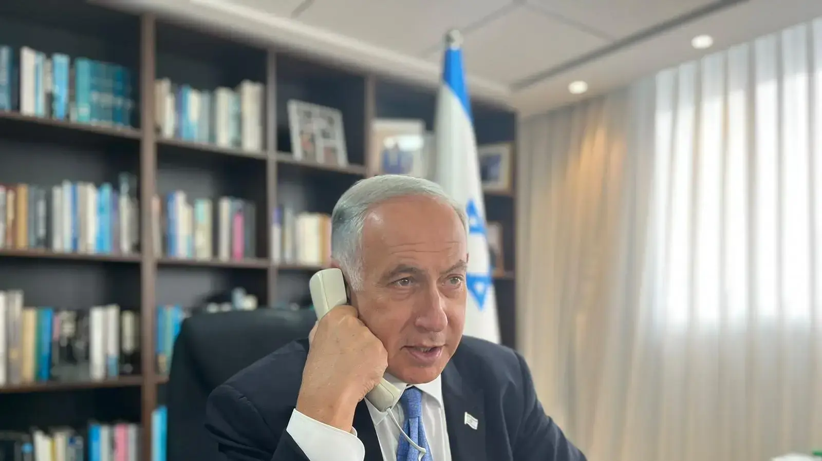 נתניהו במהלך שיחתו עם נשיא רוקיה, ארדואן נתניהו במהלך שיחתו עם נשיא רוקיה, ארדואן