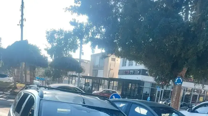הרכב הפוגע בתאונת פגע וברח ברחוב יעקב דורי בחיפה הרכב הפוגע בתאונת פגע וברח ברחוב יעקב דורי בחיפה