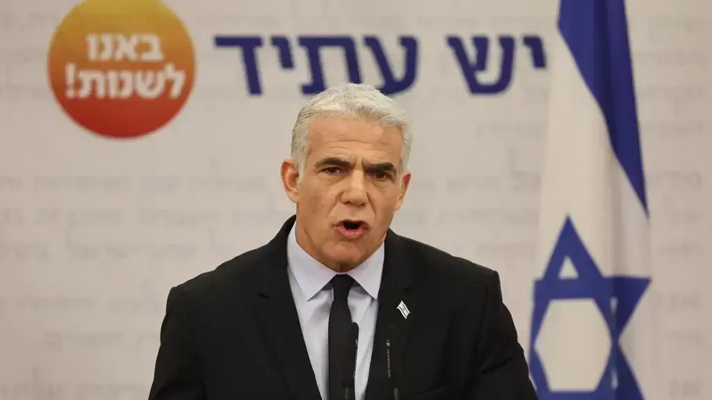 יו"ר יש עתיד, יאיר לפיד במהלך ישיבת סיעתו בכנסת 21 בנובמבר 2022 יו"ר יש עתיד, יאיר לפיד במהלך ישיבת סיעתו בכנסת 21 בנובמבר 2022