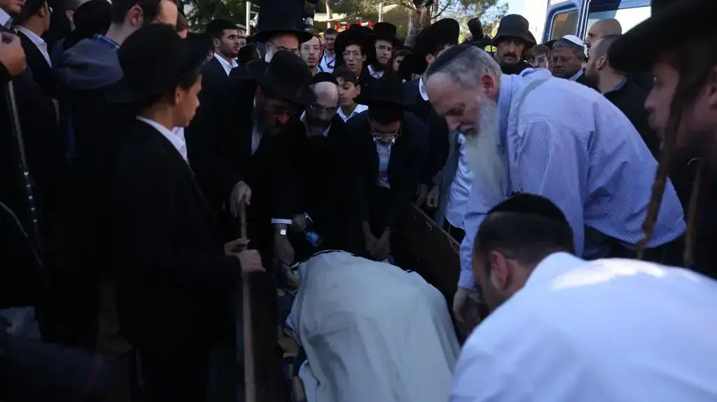 הלוויתו של ההורג בפיגוע המשולב בכניסה לעיר ירושלים אריה שצ'ופק 23 בנובמבר 2022 הלוויתו של ההורג בפיגוע המשולב בכניסה לעיר ירושלים אריה שצ'ופק 23 בנובמבר 2022