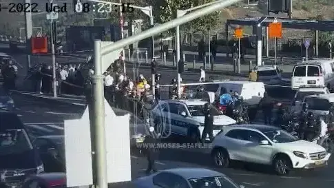 קטע מתוך סרטון של קבוצת ההאקרים האיראנית "מטה משה", ובו נראית הזירה של הפיגוע בכניסה לירושלים לאחר פינויה, 23 בנובמבר 2022