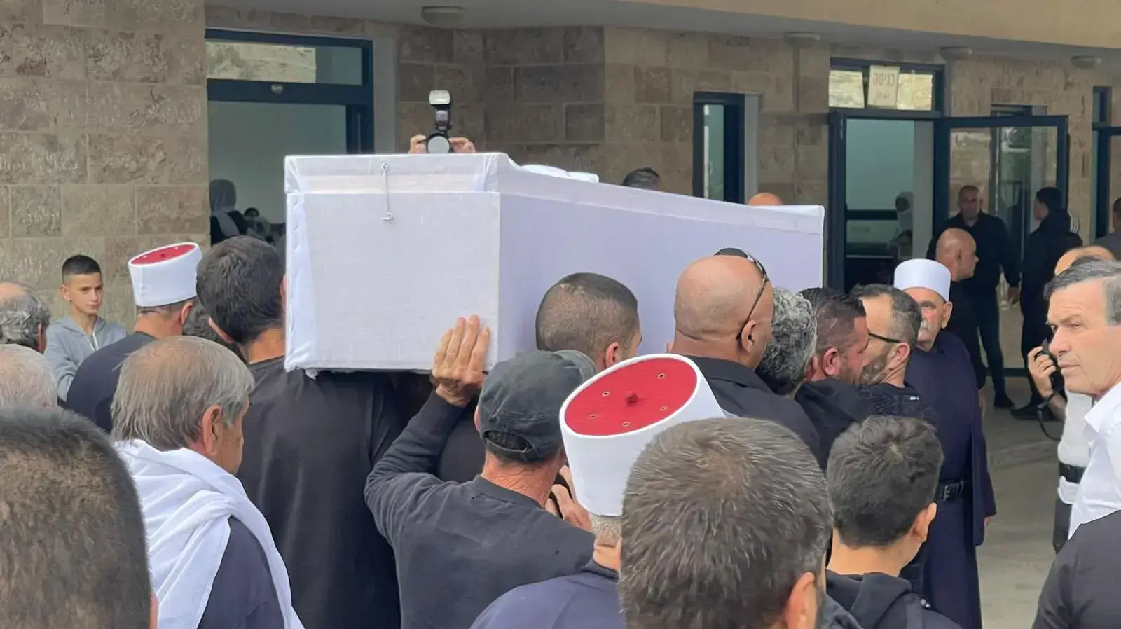 הגעת גופתו של טירן פרו לבית העם, דלית אל-כרמל, 24 בנובמבר 2022 הגעת גופתו של טירן פרו לבית העם, דלית אל-כרמל, 24 בנובמבר 2022