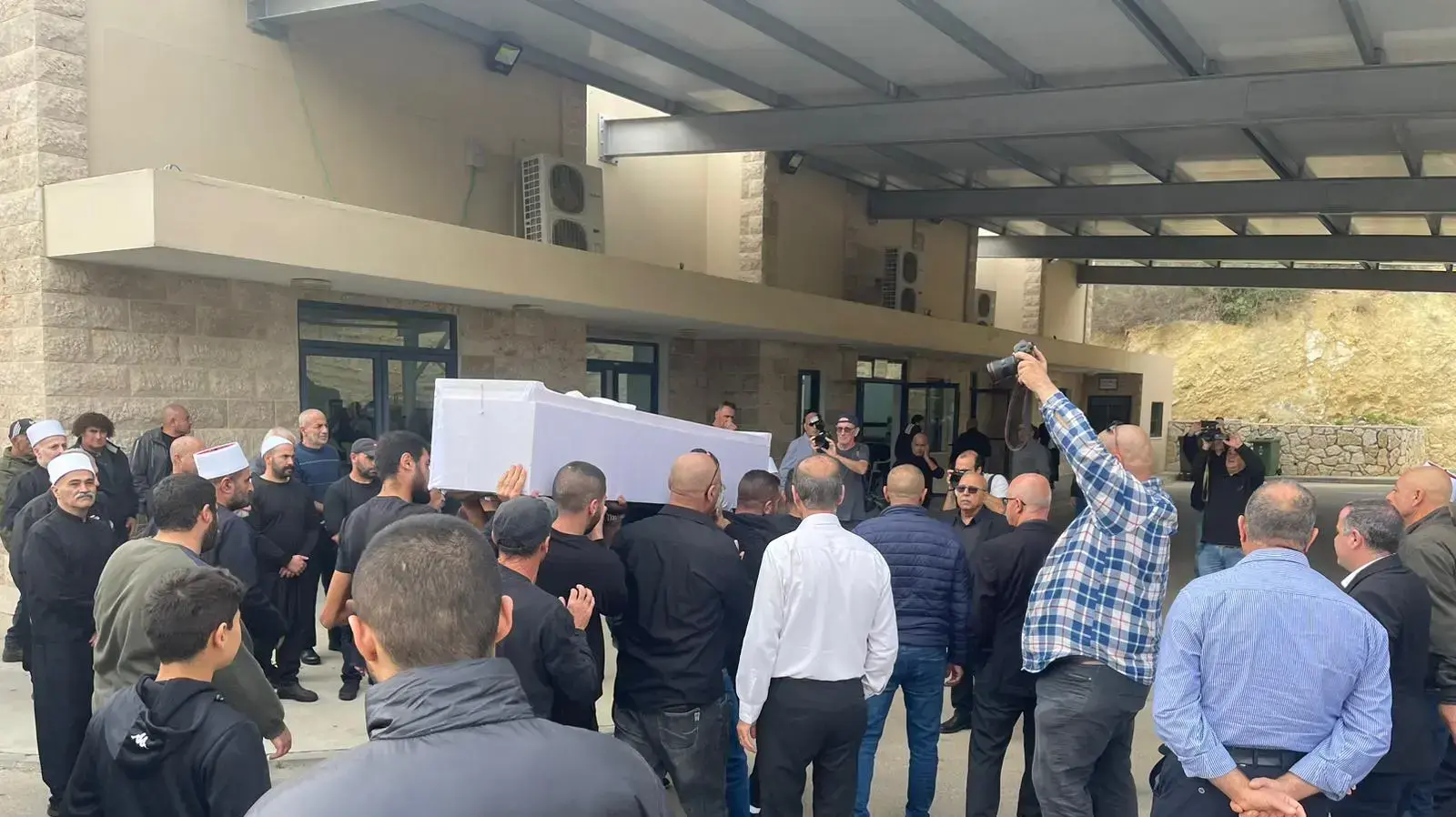 הגעת גופתו של טירן פרו לבית העם, דלית אל-כרמל, 24 בנובמבר 2022 הגעת גופתו של טירן פרו לבית העם, דלית אל-כרמל, 24 בנובמבר 2022