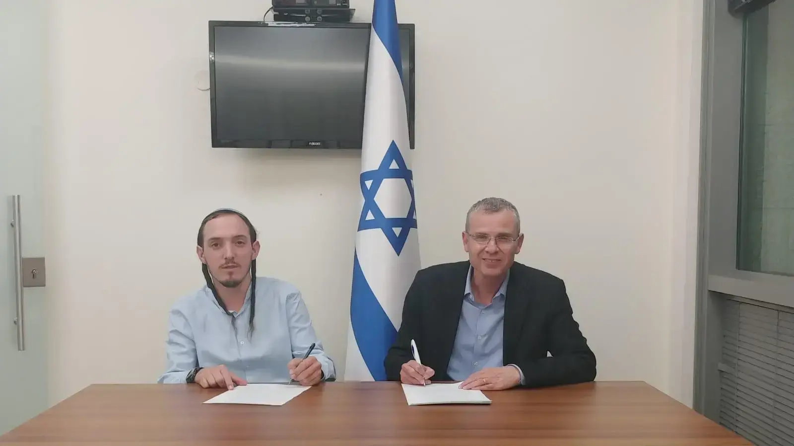 חתימת נספח התפקידים בהסכם הקואליציוני בין הליכוד לעוצמה יהודית חתימת נספח התפקידים בהסכם הקואליציוני בין הליכוד לעוצמה יהודית