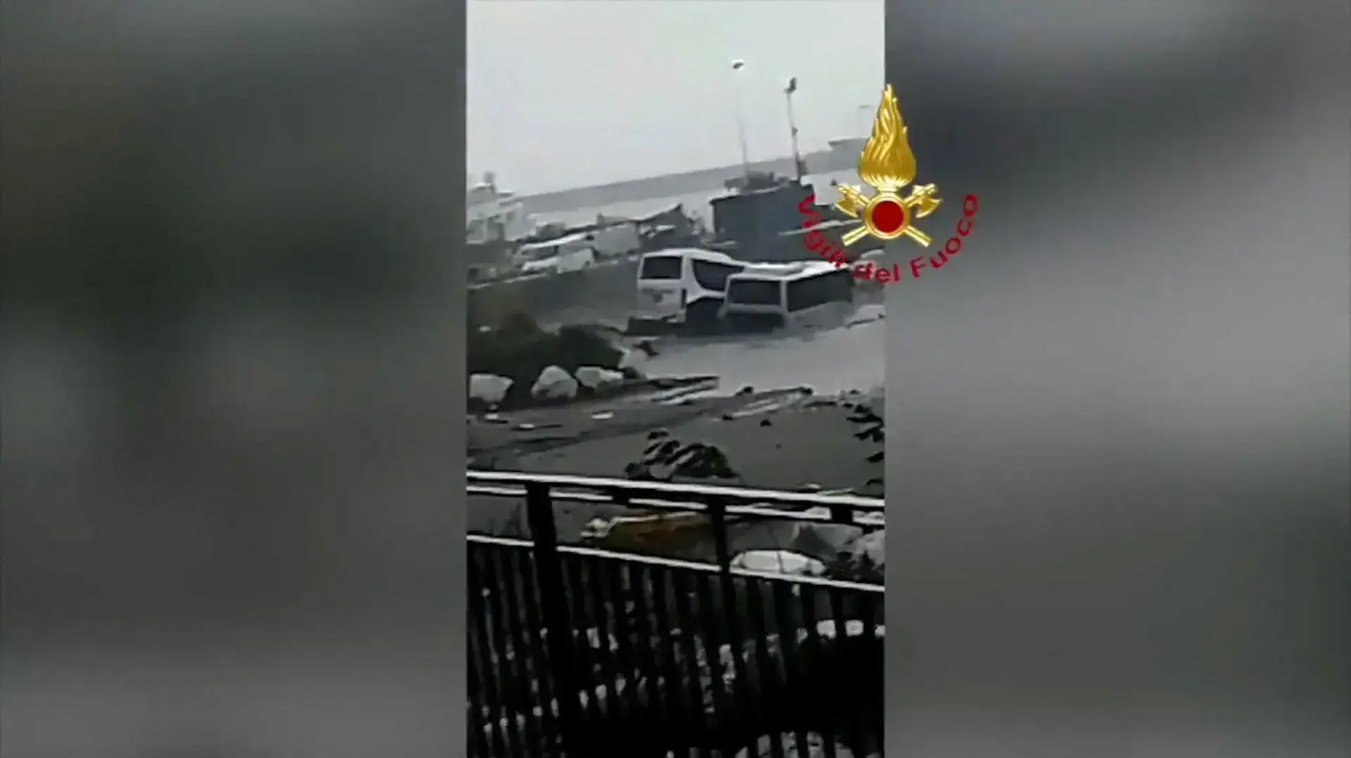 לפחות 8 הרוגים ו-13 נעדרים במפולת הרים באי איסקיה באיטליה. 26 בנובמבר 2022 לפחות 8 הרוגים ו-13 נעדרים במפולת הרים באי איסקיה באיטליה. 26 בנובמבר 2022