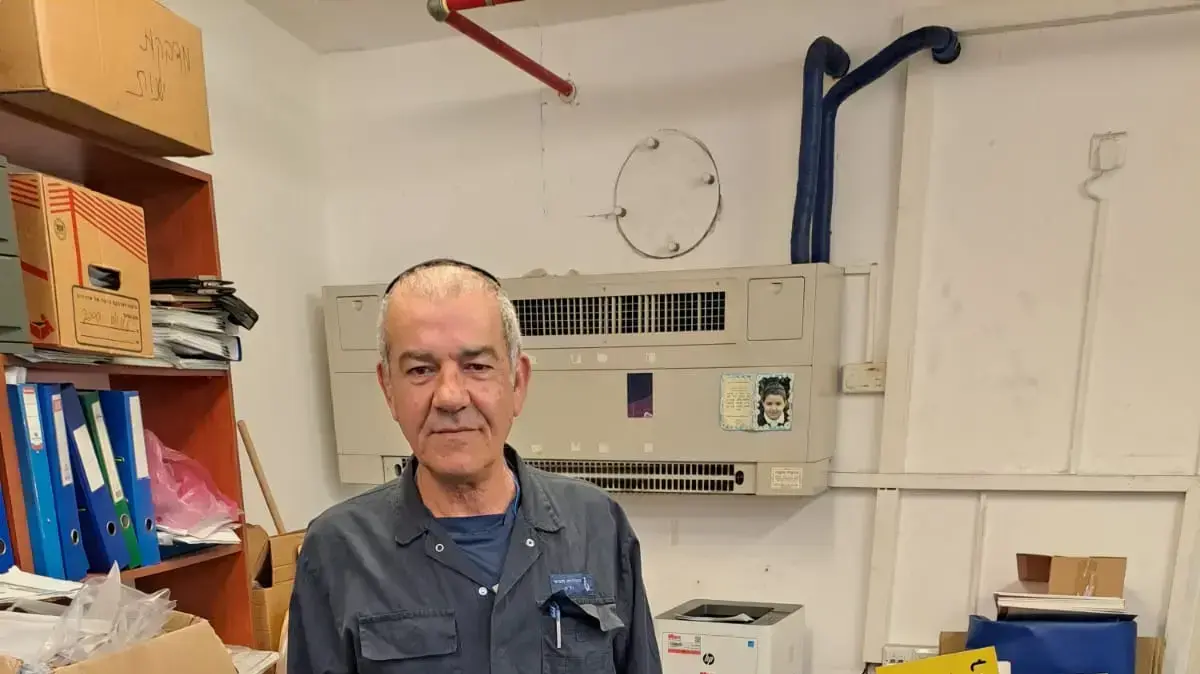 דוד אסייג, עובד במפעל טכנולוגיית להבים, נהריה