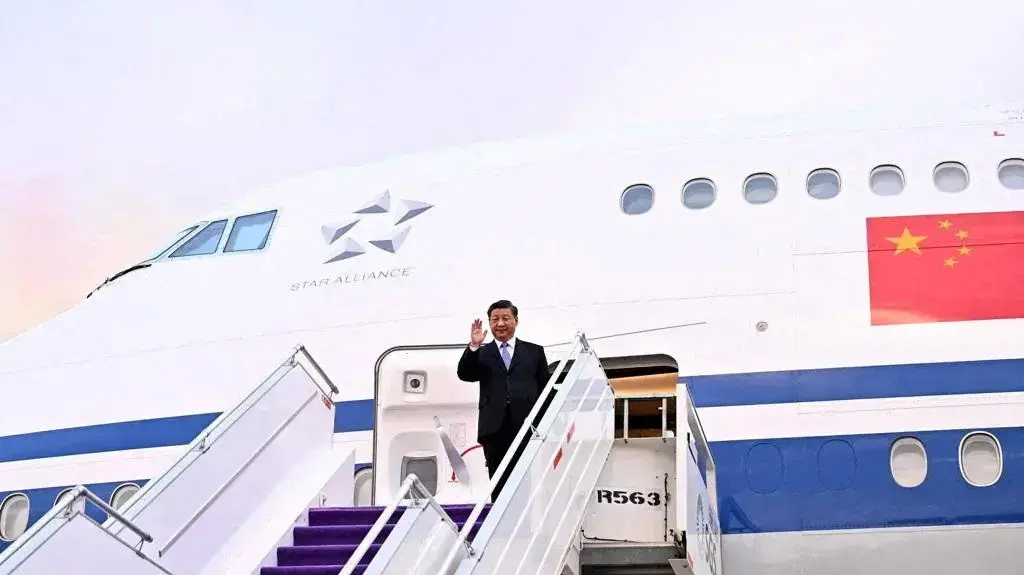 נשיא סין שי ג'ינפינג הגיע לריאד נשיא סין שי ג'ינפינג הגיע לריאד