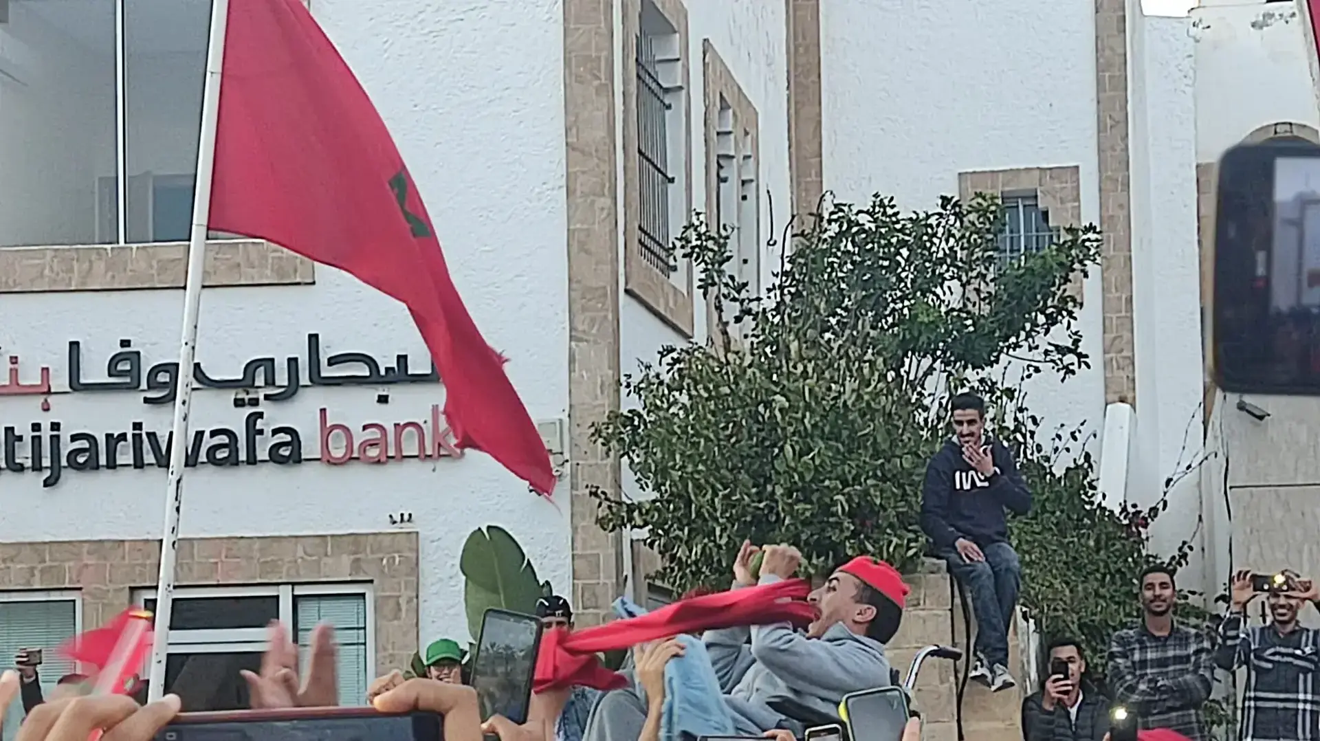 מרוקו חוגגים את ההפעלה לחצי גמר המונדיאל 2022, 10 בדצמבר 2022 מרוקו חוגגים את ההפעלה לחצי גמר המונדיאל 2022, 10 בדצמבר 2022
