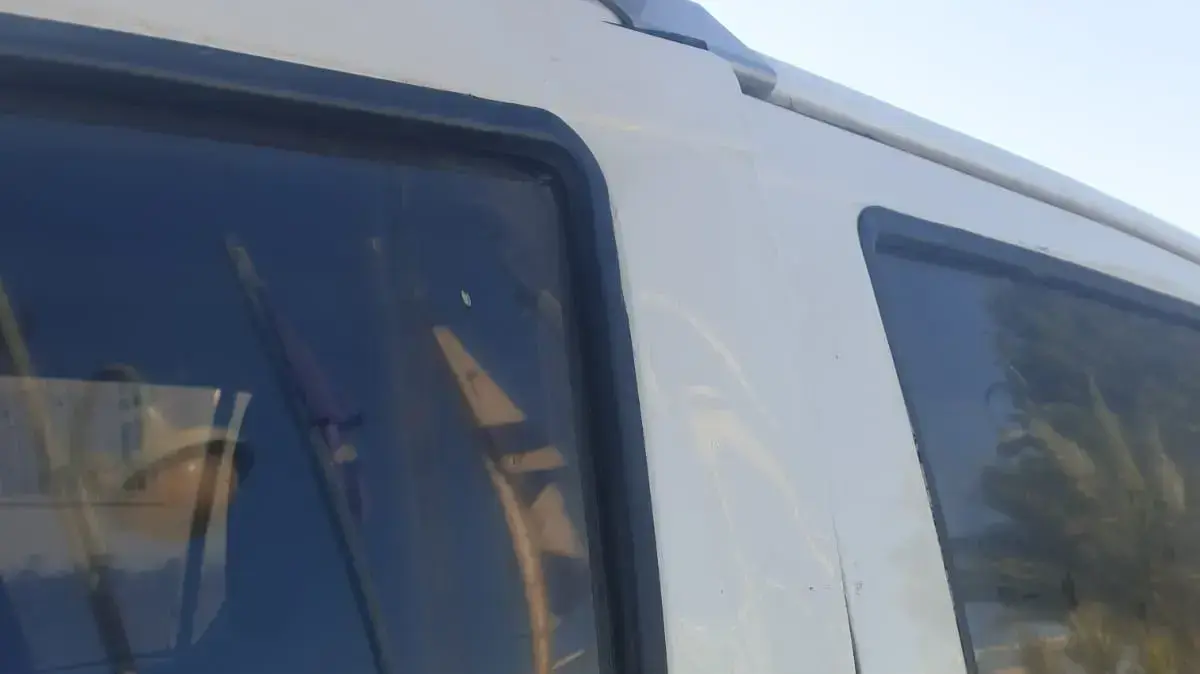 נזק שנגרם לניידת משטרה מזריקת אבנים בתל שבע, תל שבע נזק שנגרם לניידת משטרה מזריקת אבנים בתל שבע, תל שבע
