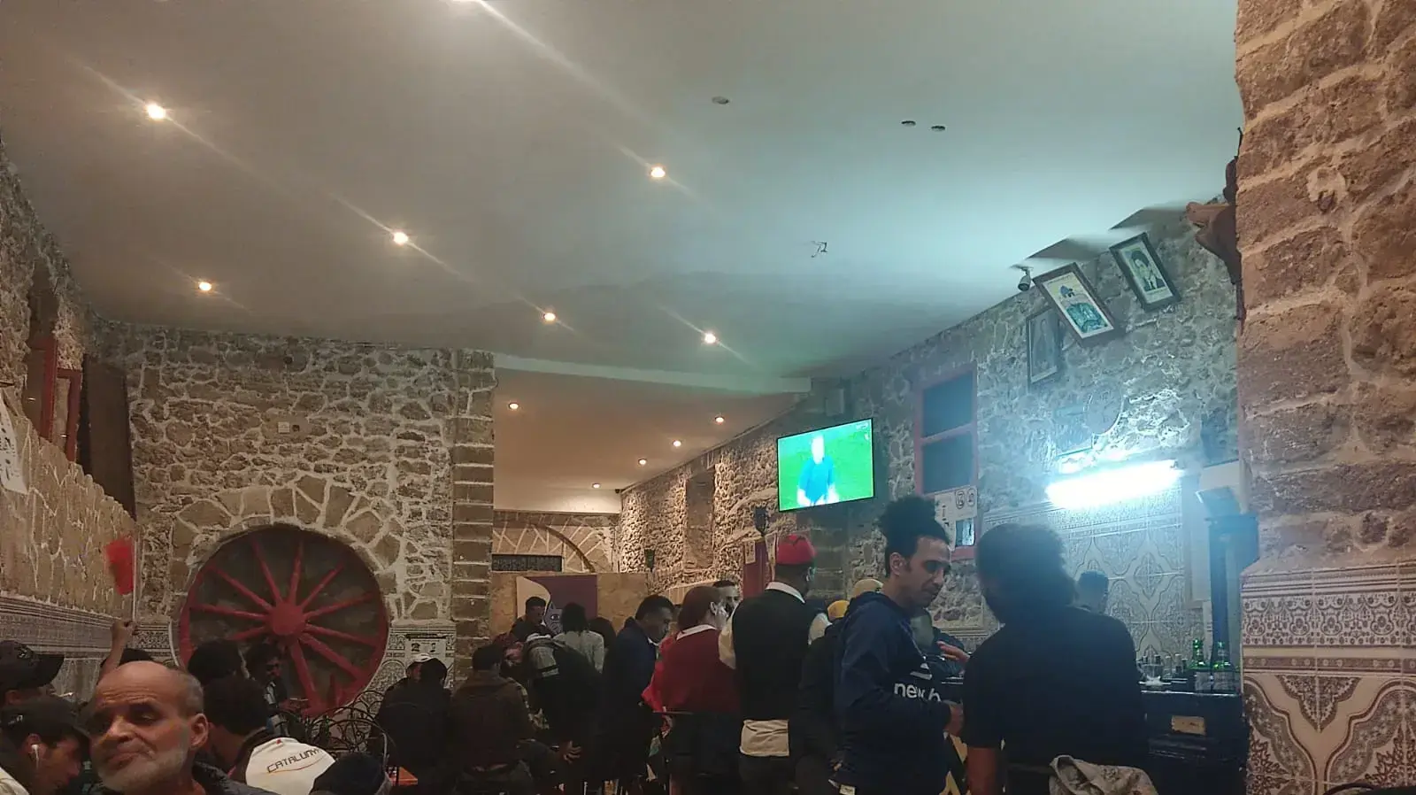 אוהדים חוגגים ברחובות מרוקו לקראת משחק הנבחרת במונדיאל 13 בדצמבר 2022 אוהדים חוגגים ברחובות מרוקו לקראת משחק הנבחרת במונדיאל 13 בדצמבר 2022